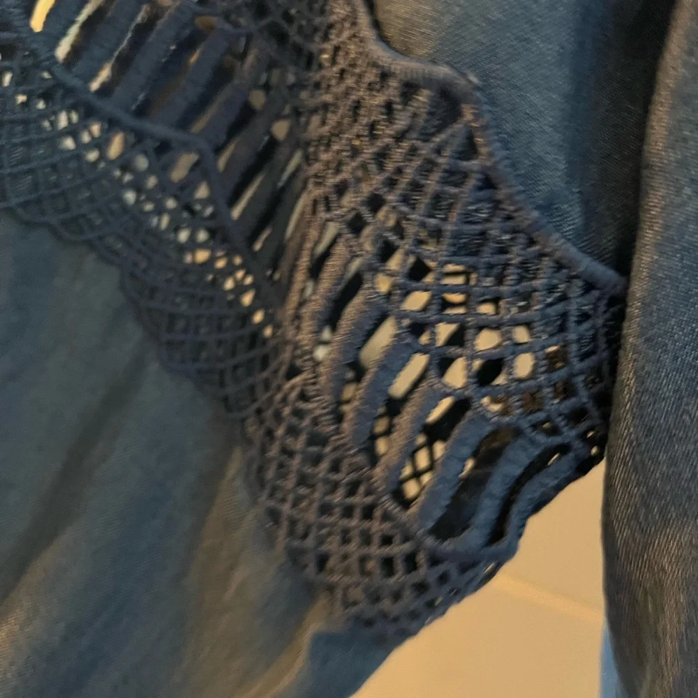 Chic Blue Lace Detail Blouse - Picture 9 of 11